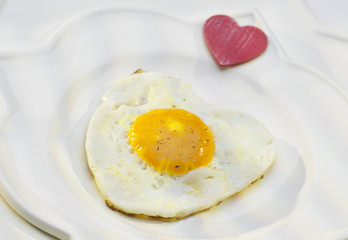 OEUF COEUR SAINT VALENTIN