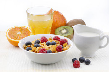 cereali con frutta e latte