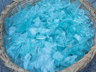 ガラス細工の原料のガラス