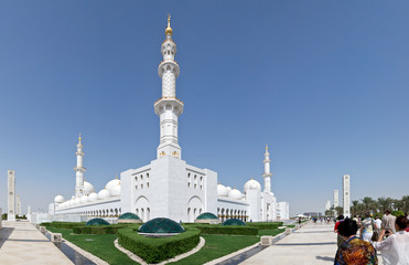 Fototapeta na wymiar Abu Dhabi Sheikh Zayed Mosque