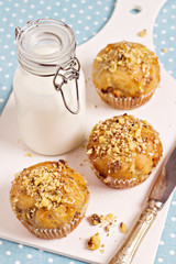 Banana muffins with walnuts and white chocolate