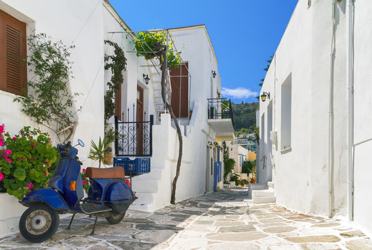 Fototapeta Typical small greek street