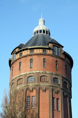 Fototapeta na wymiar Wieża ciśnień z 1912 roku w mieście Groningen (Holandia)