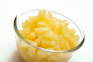 pineapple chunks from can