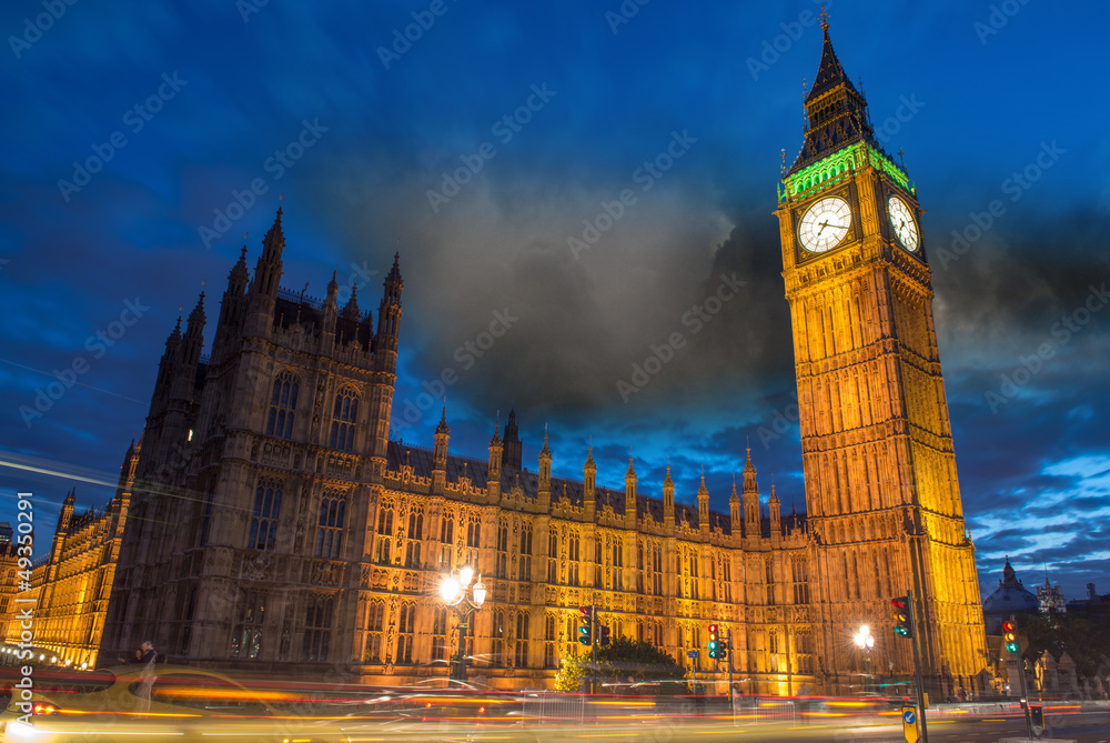 Poster Big Ben and House of Parliament at dusk from Westminster Bridge