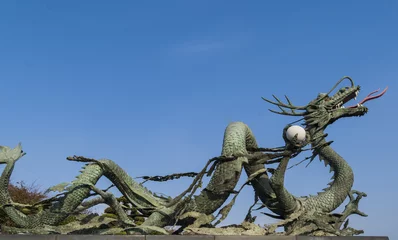 Tuinposter Draken standbeeld © tanaonte