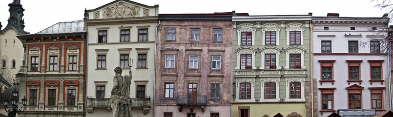 Fototapeta na wymiar Old city buildings