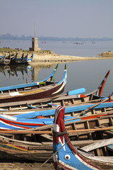 Fototapeta na wymiar Myanmar. boats on the lake