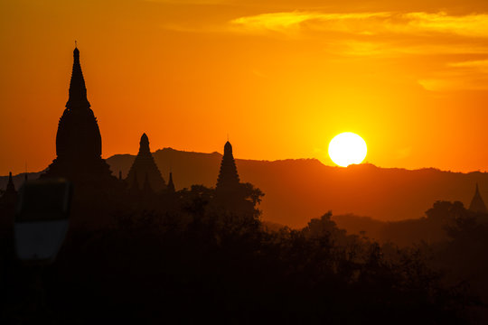 Myanmar, bagan at sunset