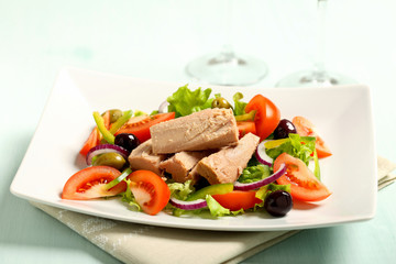 insalata di tonno con pomodori
