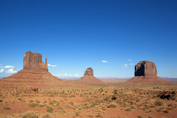 Fototapeta na wymiar słynny krajobraz Monument Valley