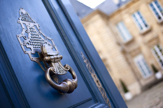 Entr&eacute;e d'un h&ocirc;tel particulier dans la ville fran&ccedil;aise de Bordeaux