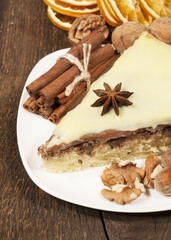 pie with nuts and cinnamon