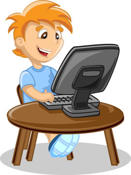 Мальчик играет на компьютере