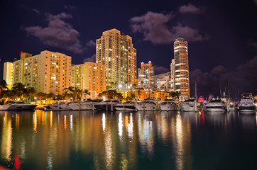 Fototapeta na wymiar Night scene in Miami
