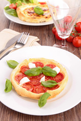 tomato pizza