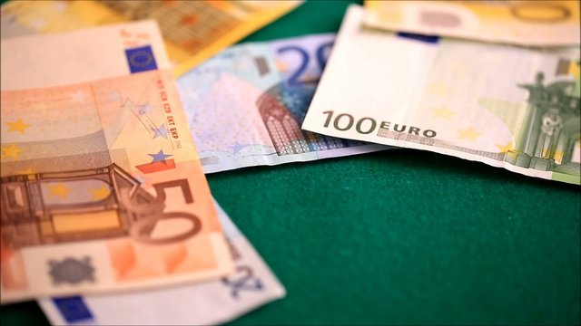 Euro banknotes, spend, pay