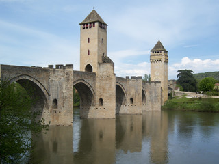 Fototapeta na wymiar Pont Valentré de Cahors