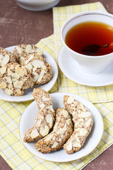 Almond biscuits