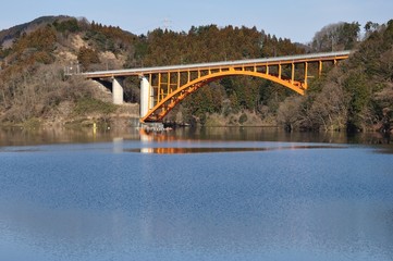 宮ヶ瀬湖に架かる虹の大橋