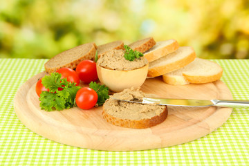 Composition of fresh pate, tomatoes and bread,