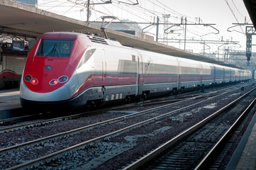 Fototapeta na wymiar wysoka prędkość pociągu