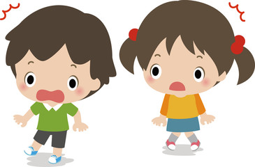 驚く小さな男の子と女の子