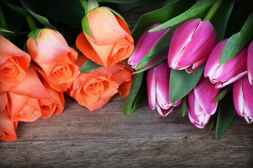 Rosen und Tulpen