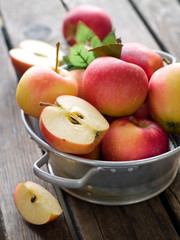 apples