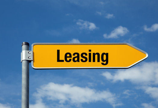 Pfeil mit blauem Himmel LEASING