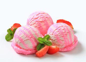 Frozen strawberry yogurt ice cream