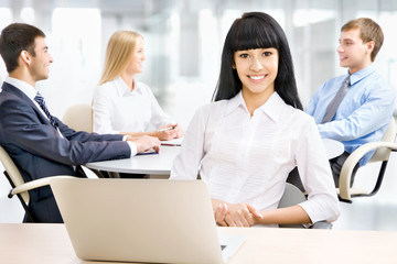 Obraz premium Business woman with her staff