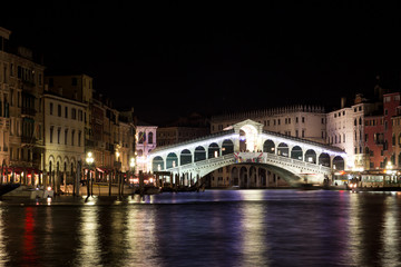 Fototapeta na wymiar Rialto bridge - Venice