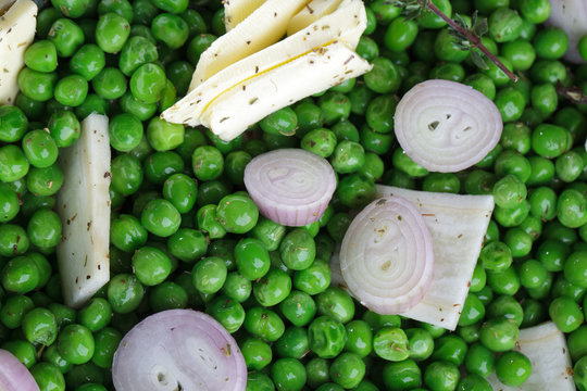 Frische Erbsen mit Gew&uuml;rzen