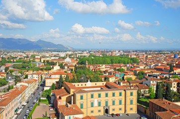 Fototapeta na wymiar Pisa: Stare Miasto widok z Krzywej Wieży.