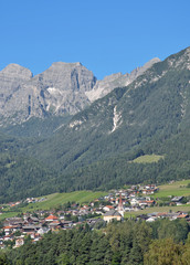 Fototapeta na wymiar Urlaubsort Telfes im Stubaital in Tirol