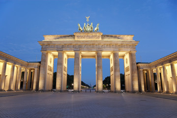 Fototapeta na wymiar Brama Brandenburska w nocy, Berlin