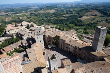 Fototapeta na wymiar Tuscan village San Gimignano view from the tower
