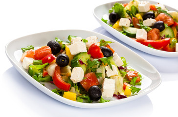 Vegetable salad with cheese