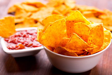 nachos with salsa