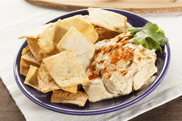 Homemade Crunchy Pita Chips with Hummus