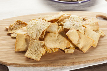 Homemade Crunchy Pita Chips