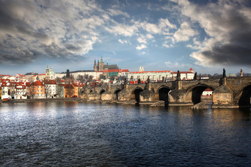 Fototapeta na wymiar Praga z Mostu Karola w Czechach
