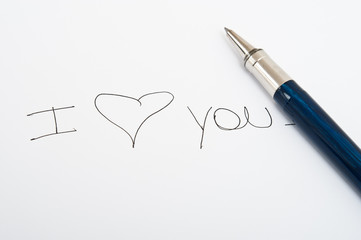 messaggio d'amore scritto con una penna a mano