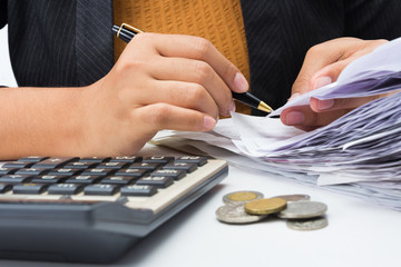 Accountant check receipts