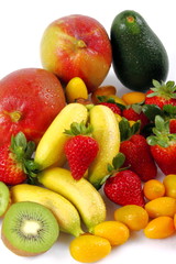 Frutta esotica con fragole