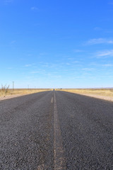 Fototapeta na wymiar B1 droga w Namibii w kierunku pozycji i Sesriem Sossusvlei