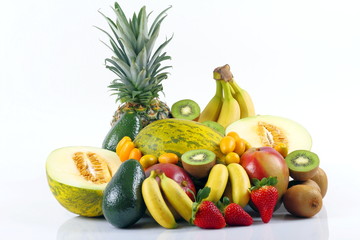 Fototapeta na wymiar Egzotyczne owoce z truskawek i zielony melon