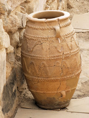 altes Gefäß aus Ton