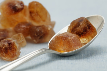 Brauner Kandiszucker